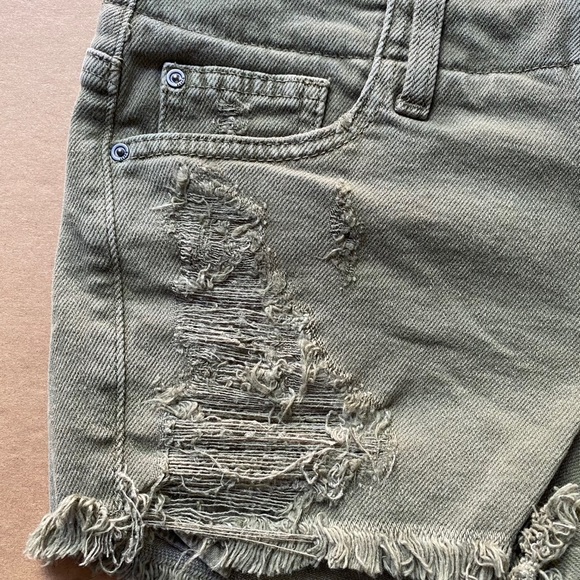 NEW GUESS Destroyed Skinny Denim Shorts SZ 27 - Picture 8 of 10